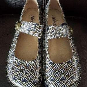 Alegria size 39 like new